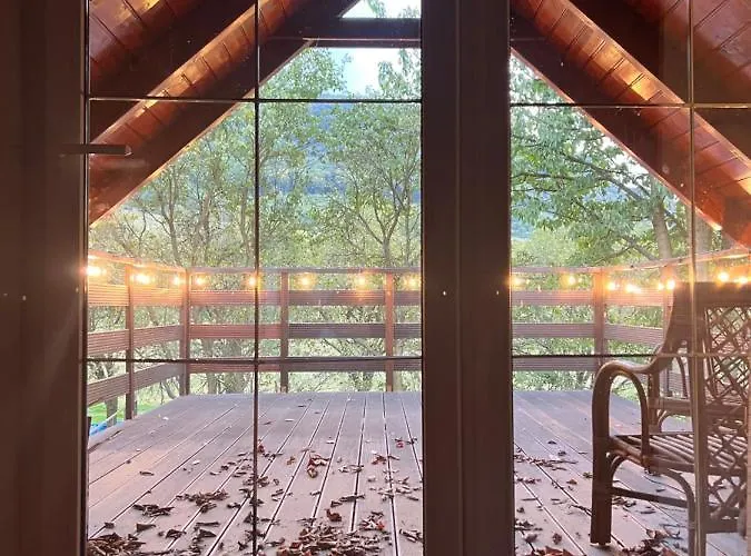 Village Light House בית נופש Omsenie